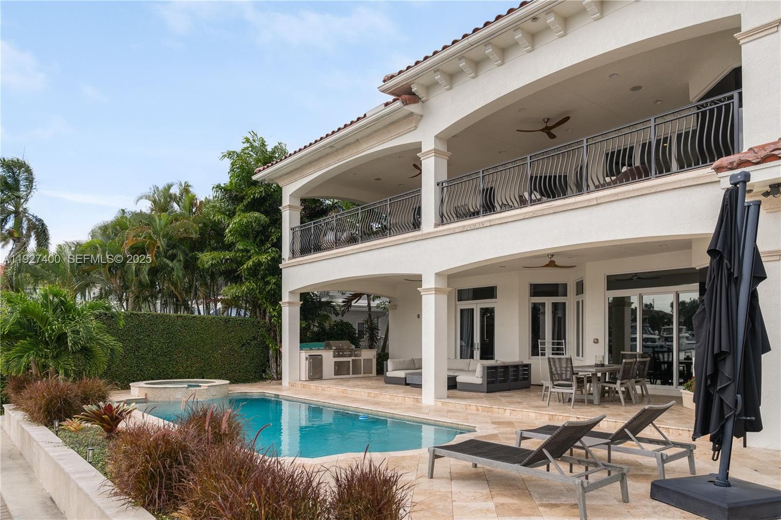 2320 34th Ct photo 4