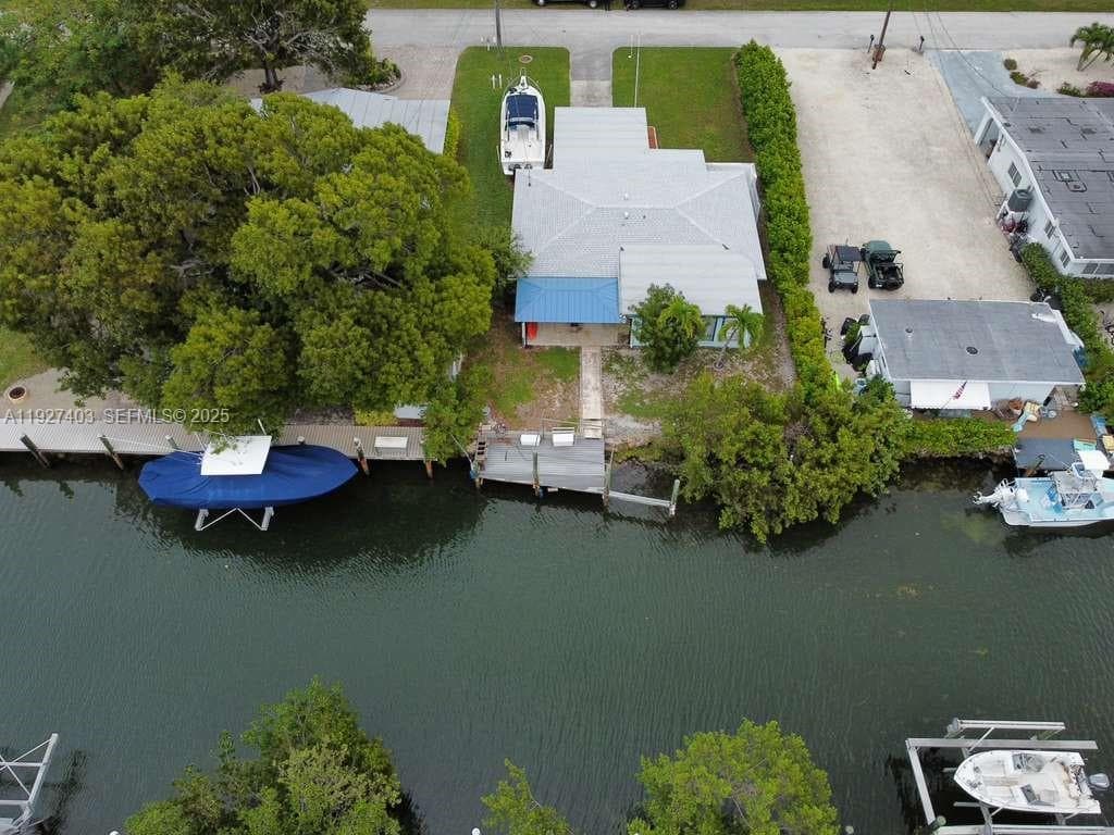 1403 Grouper Dr photo 2