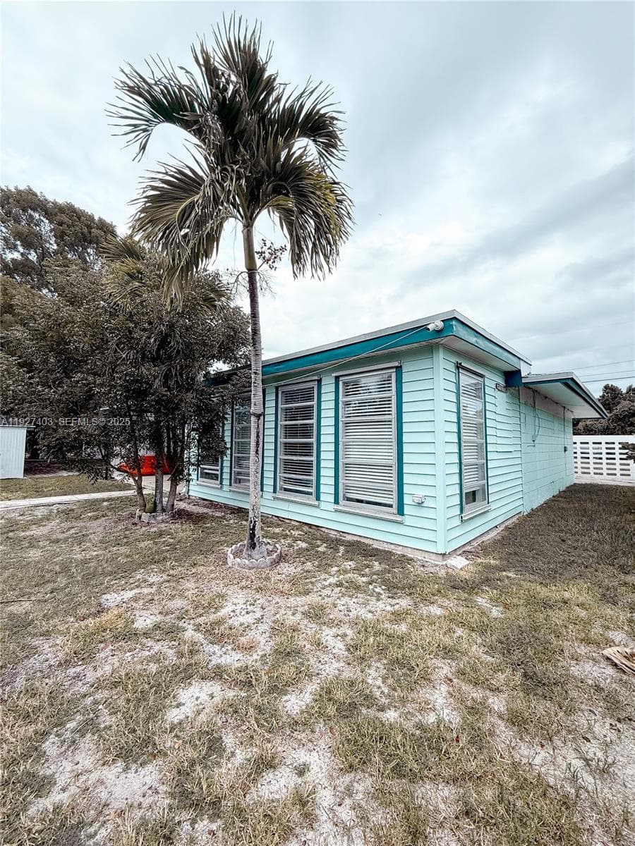 1403 Grouper Dr photo 11
