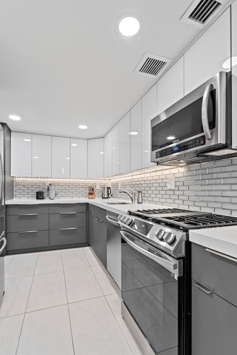 3140 S Ocean Dr 511 photo 8