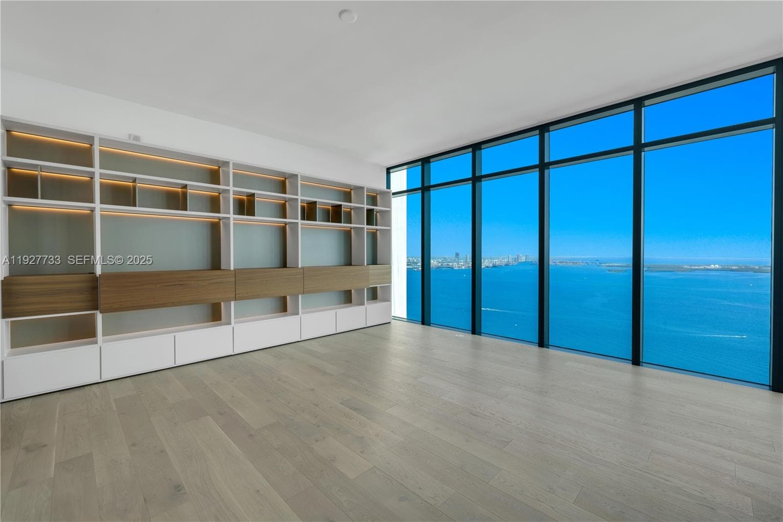 1451 Brickell Ave 4403 photo 2