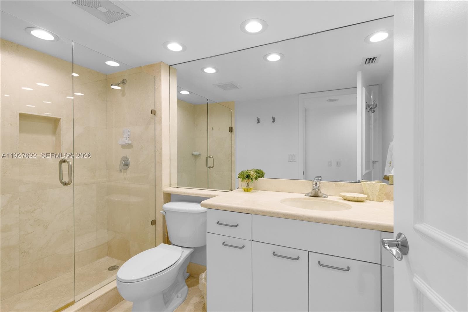 21055 Yacht Club dr 2310 photo 17