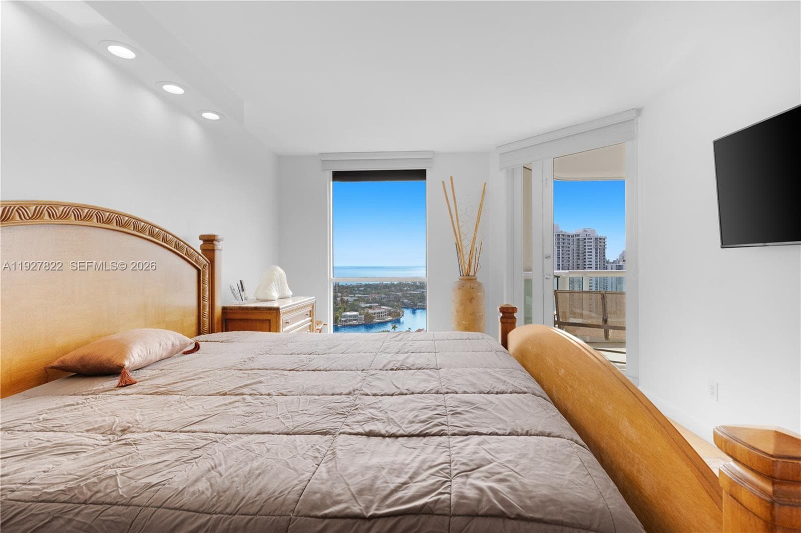 21055 Yacht Club dr 2310 photo 24