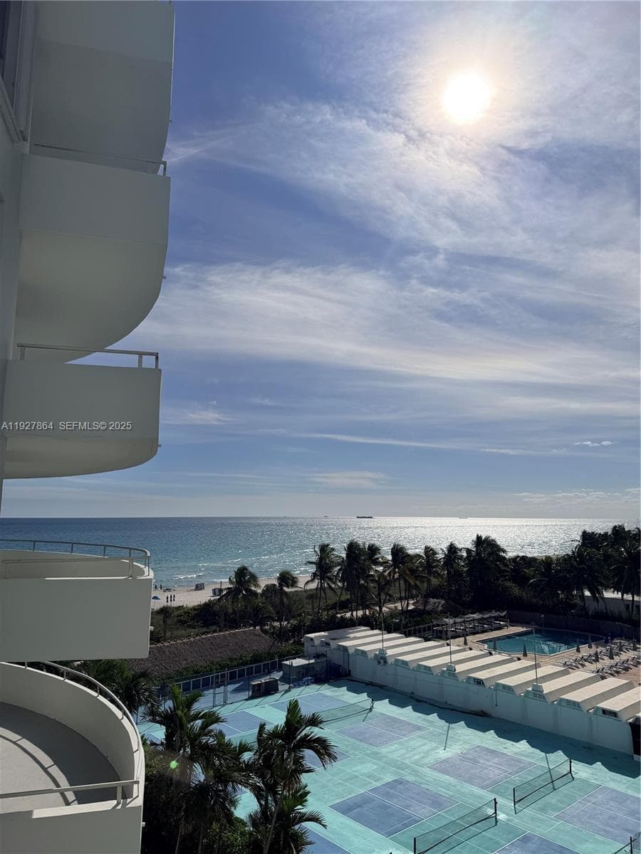5151 Collins Ave 730 + DEN photo 2