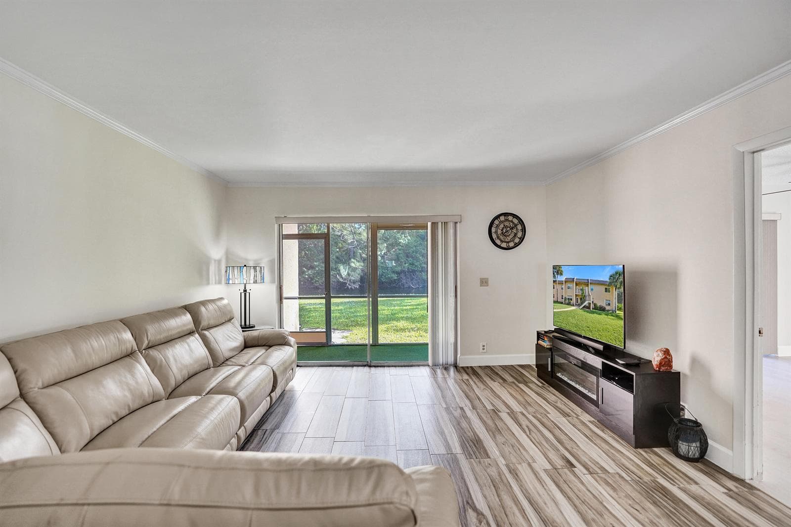140 Lake Meryl Drive 140 photo 13