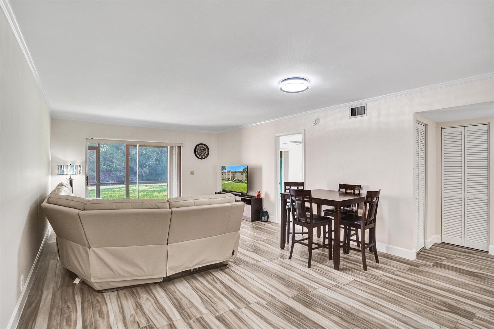 140 Lake Meryl Drive 140 photo 16