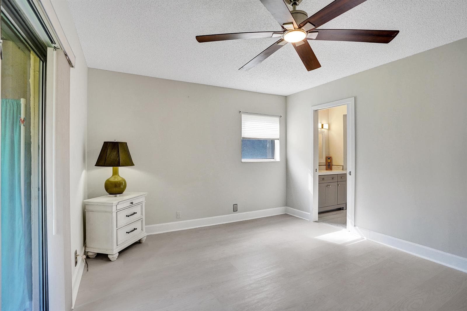 140 Lake Meryl Drive 140 photo 22