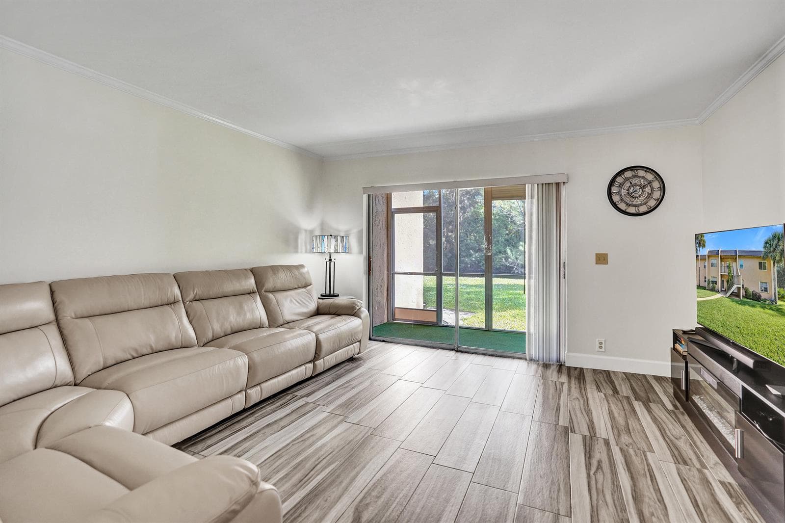 140 Lake Meryl Drive 140 photo 11