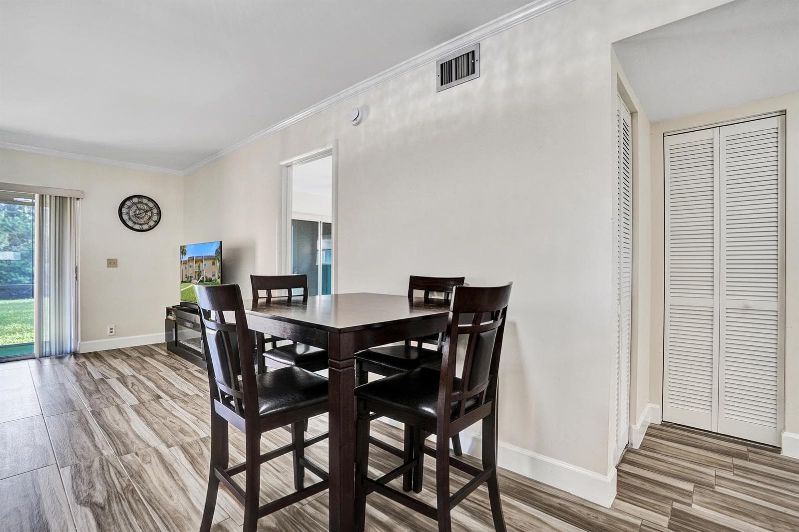 140 Lake Meryl Drive 140 photo 4