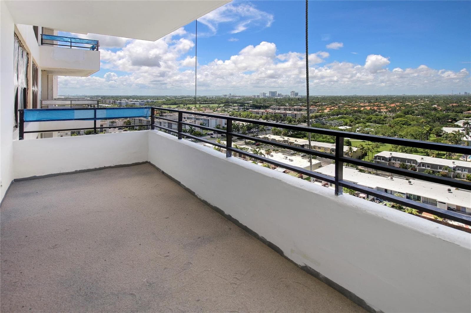 2500 Parkview Drive 1710 photo 23