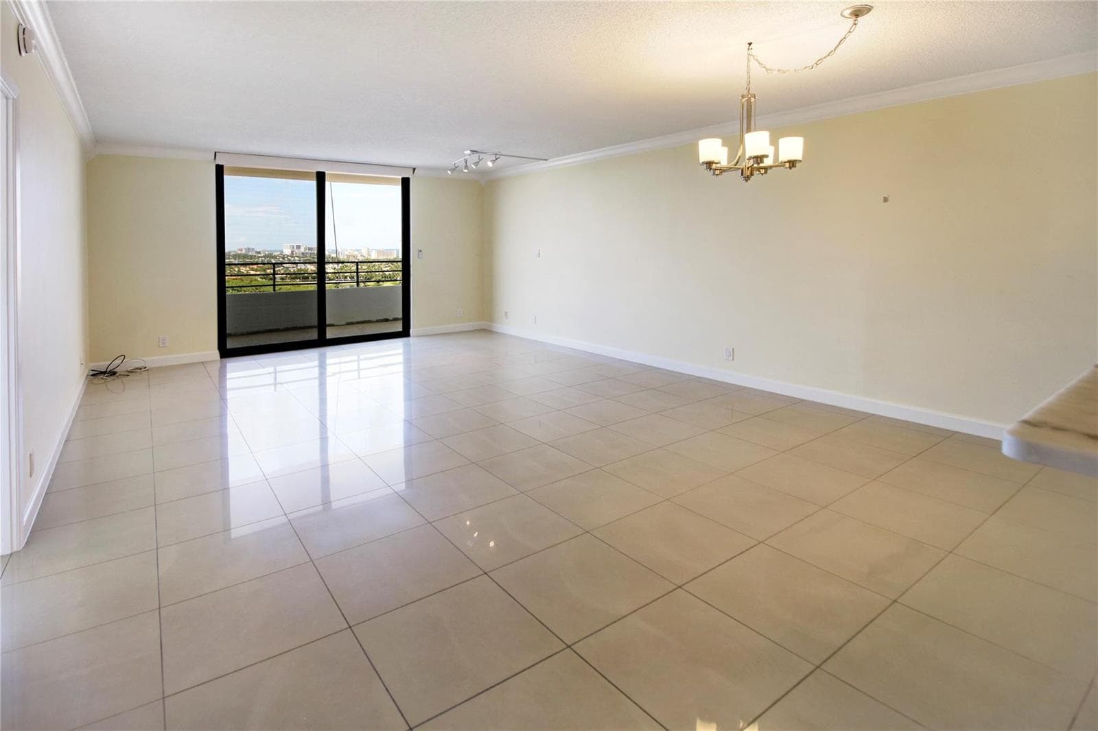 2500 Parkview Drive 1710 photo 9