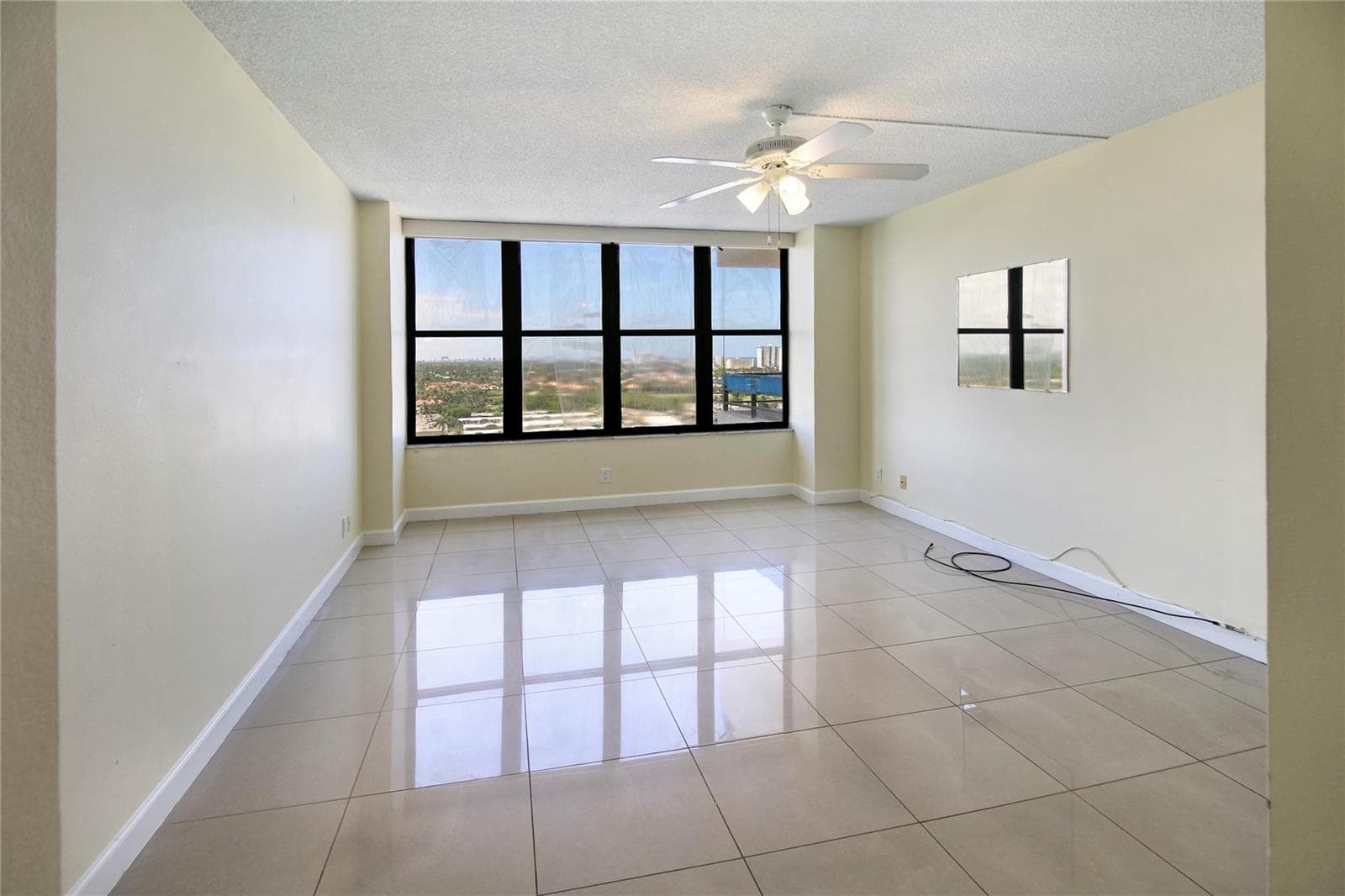 2500 Parkview Drive 1710 photo 14
