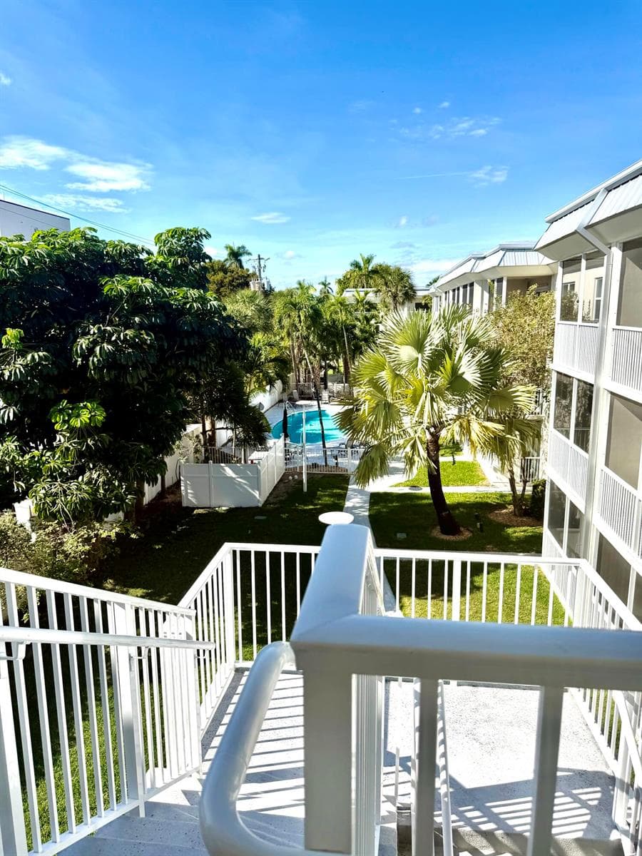 1439 S Ocean Boulevard 303 photo 3