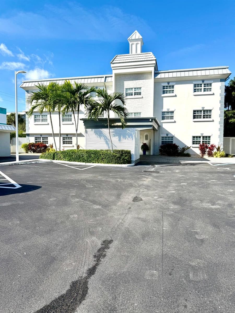 1439 S Ocean Boulevard 303 photo 1