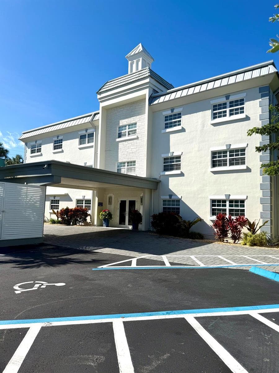 1439 S Ocean Boulevard 303 photo 4