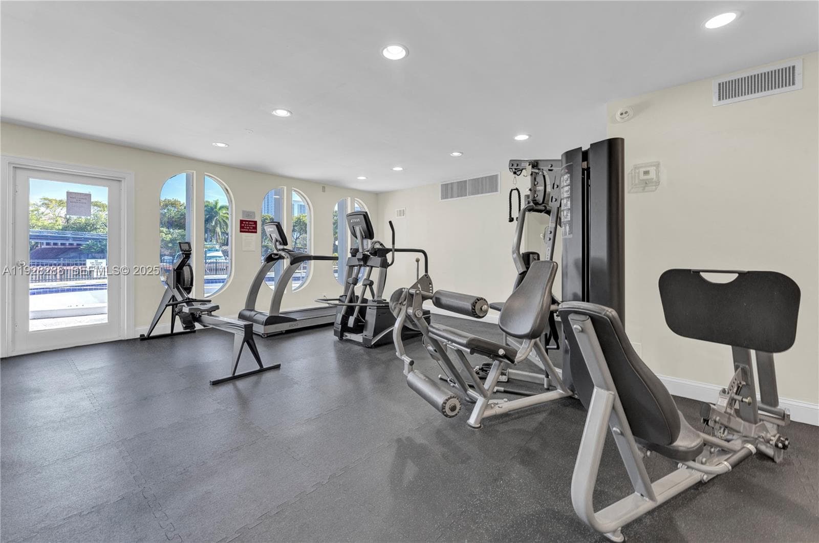 200 Diplomat Pkwy 729 photo 22