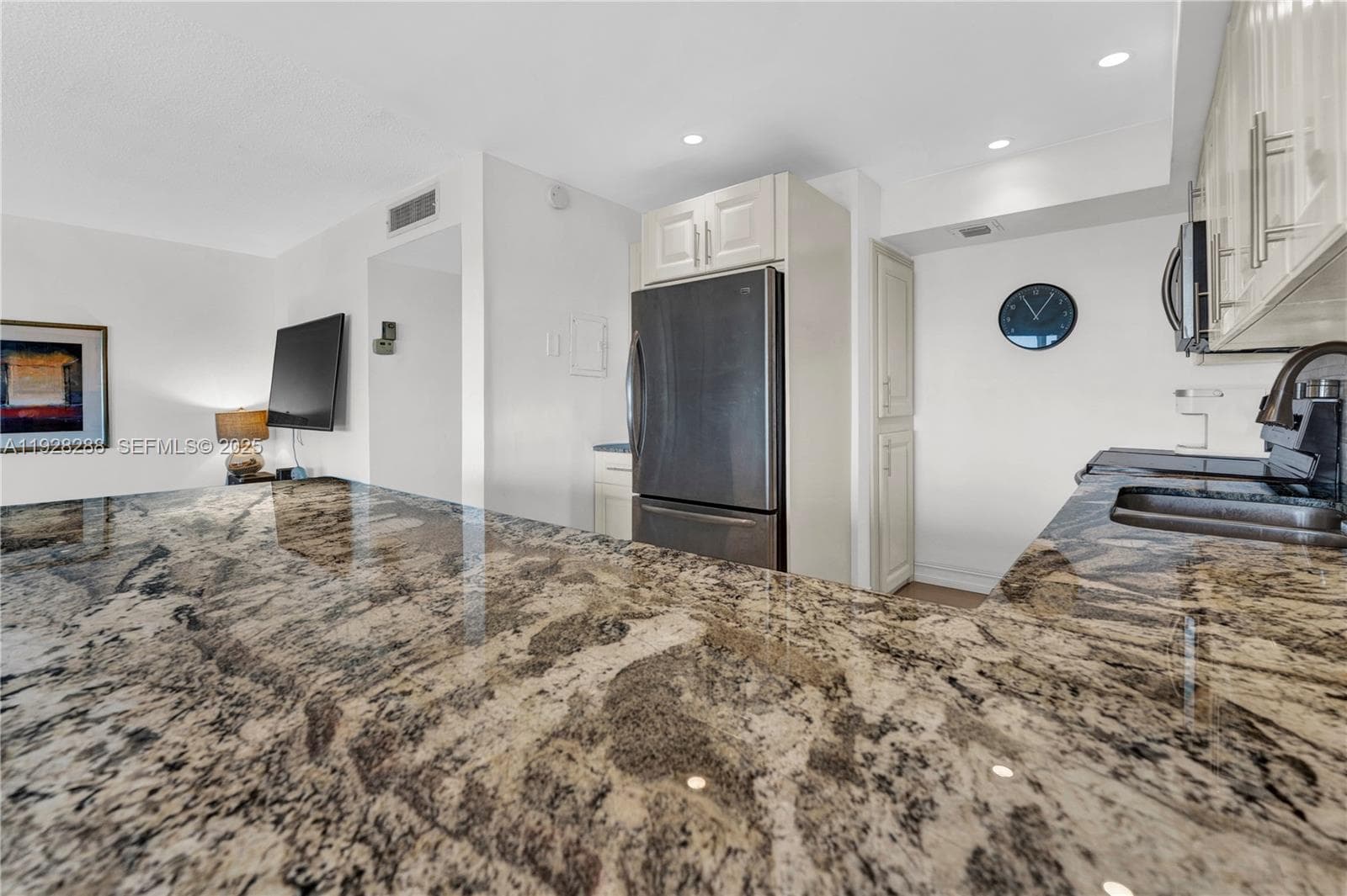 200 Diplomat Pkwy 729 photo 5