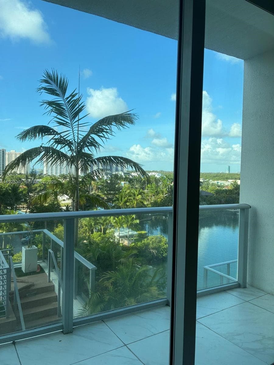 300 Sunny Isles Blvd 4-506 photo 2