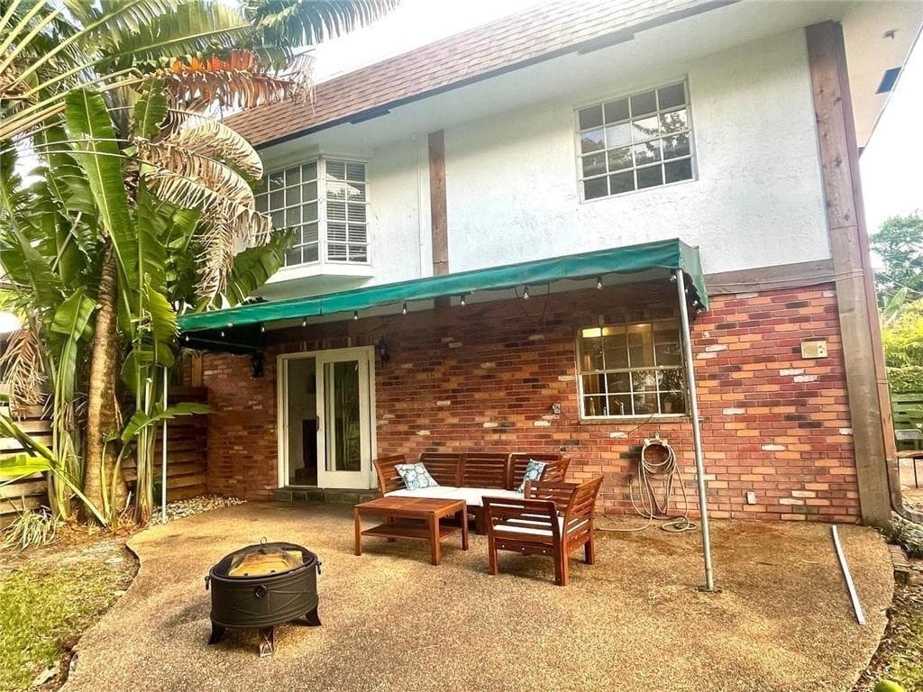 619 Kensington Place photo 3