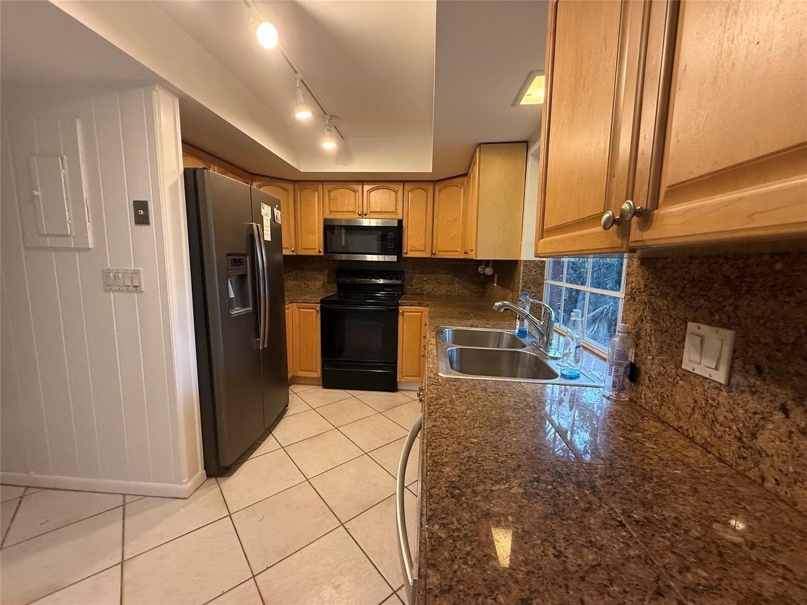 619 Kensington Place photo 20