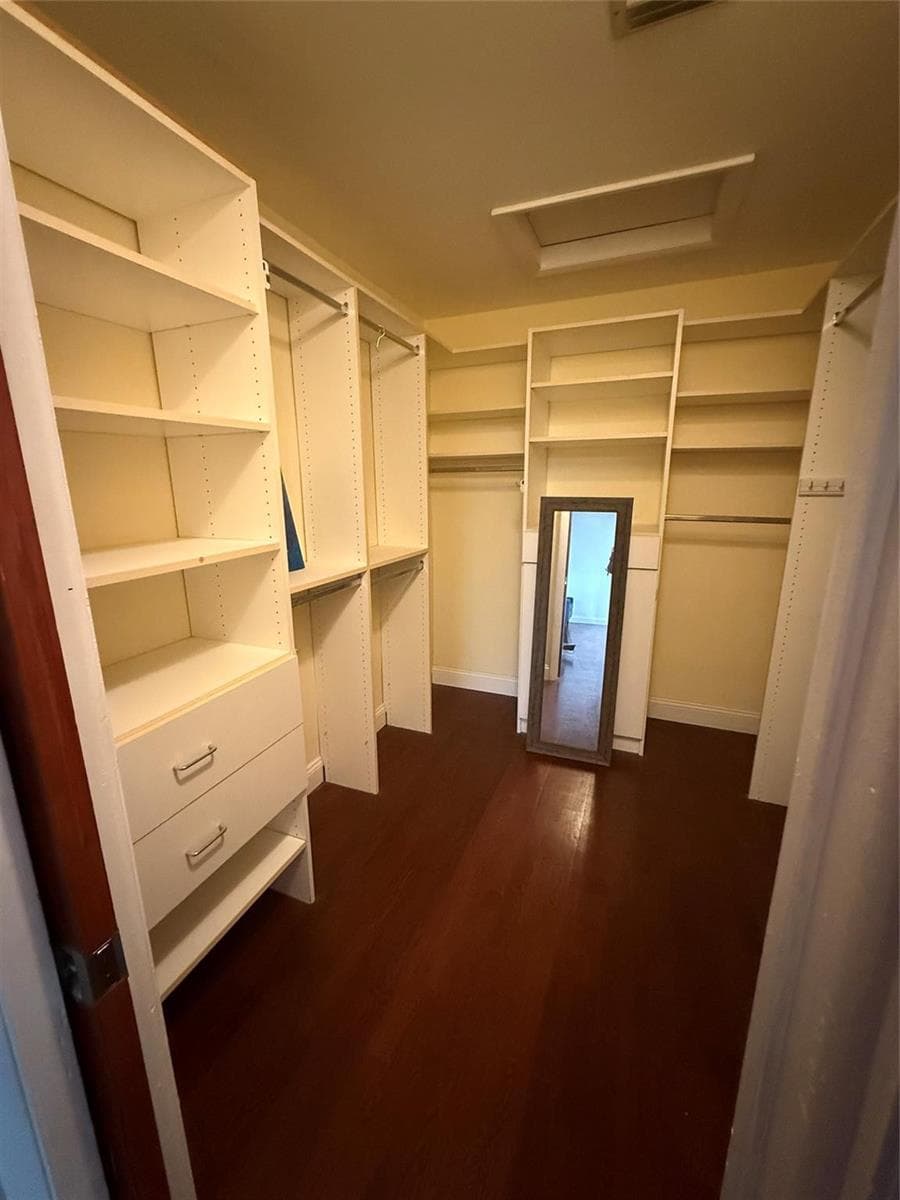619 Kensington Place photo 24