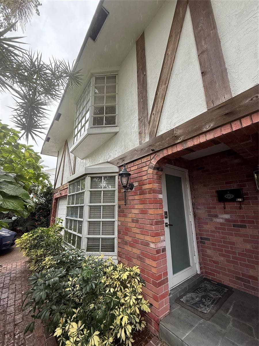 619 Kensington Place photo 18