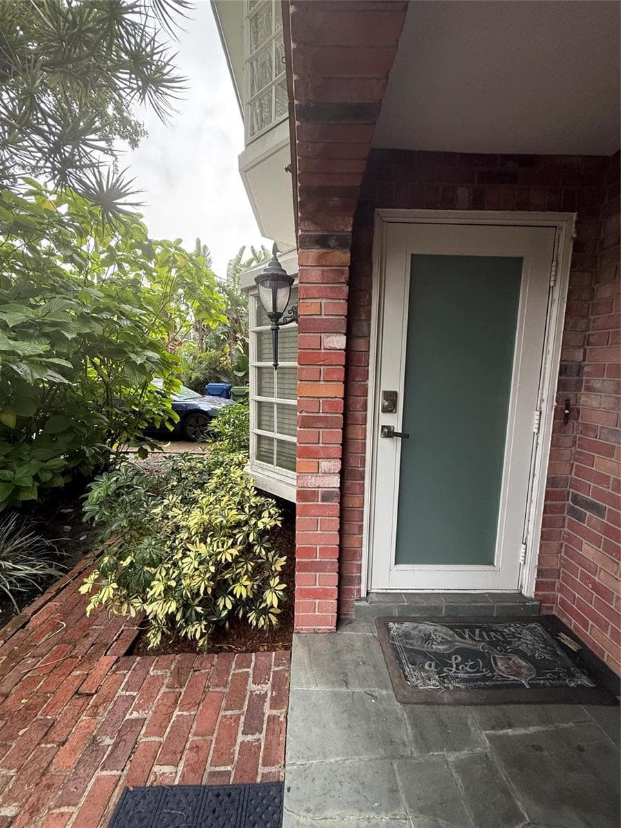 619 Kensington Place photo 15