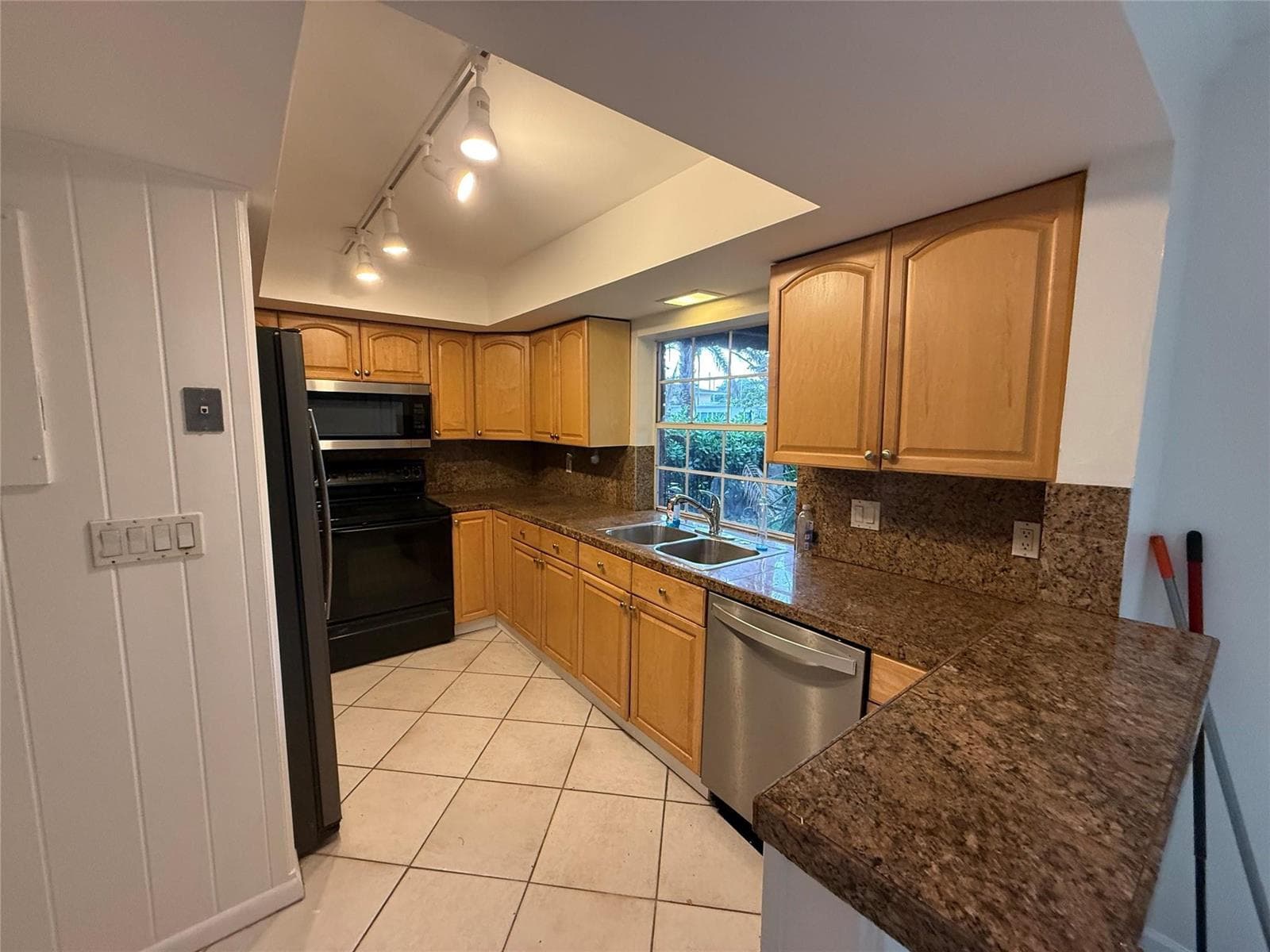 619 Kensington Place photo 19