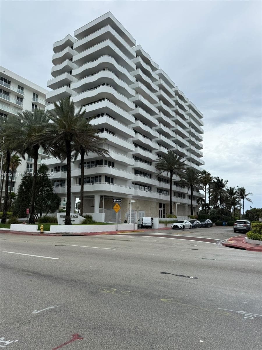 8911 Collins Ave 1103 photo 2