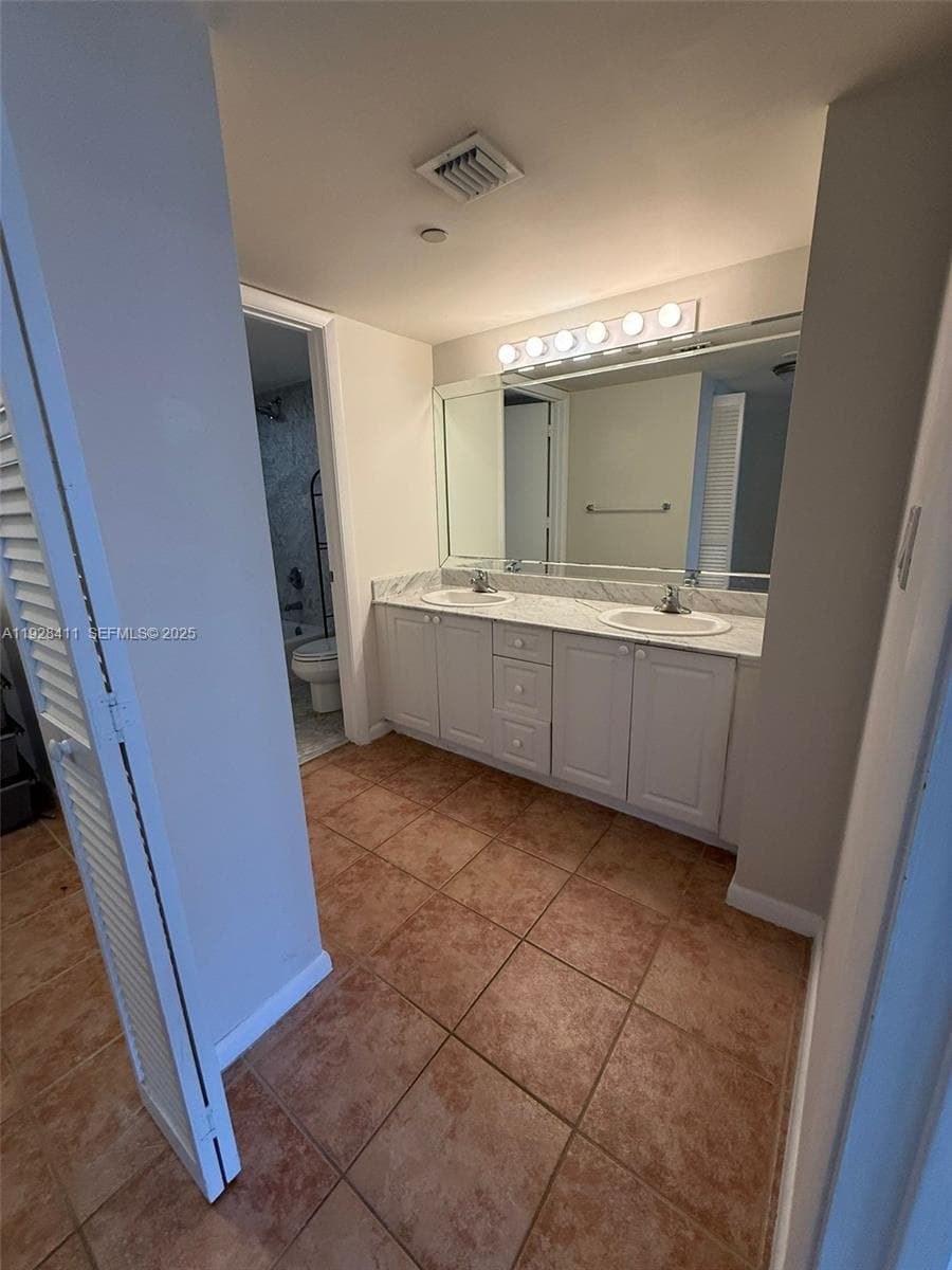 8911 Collins Ave 1103 photo 11