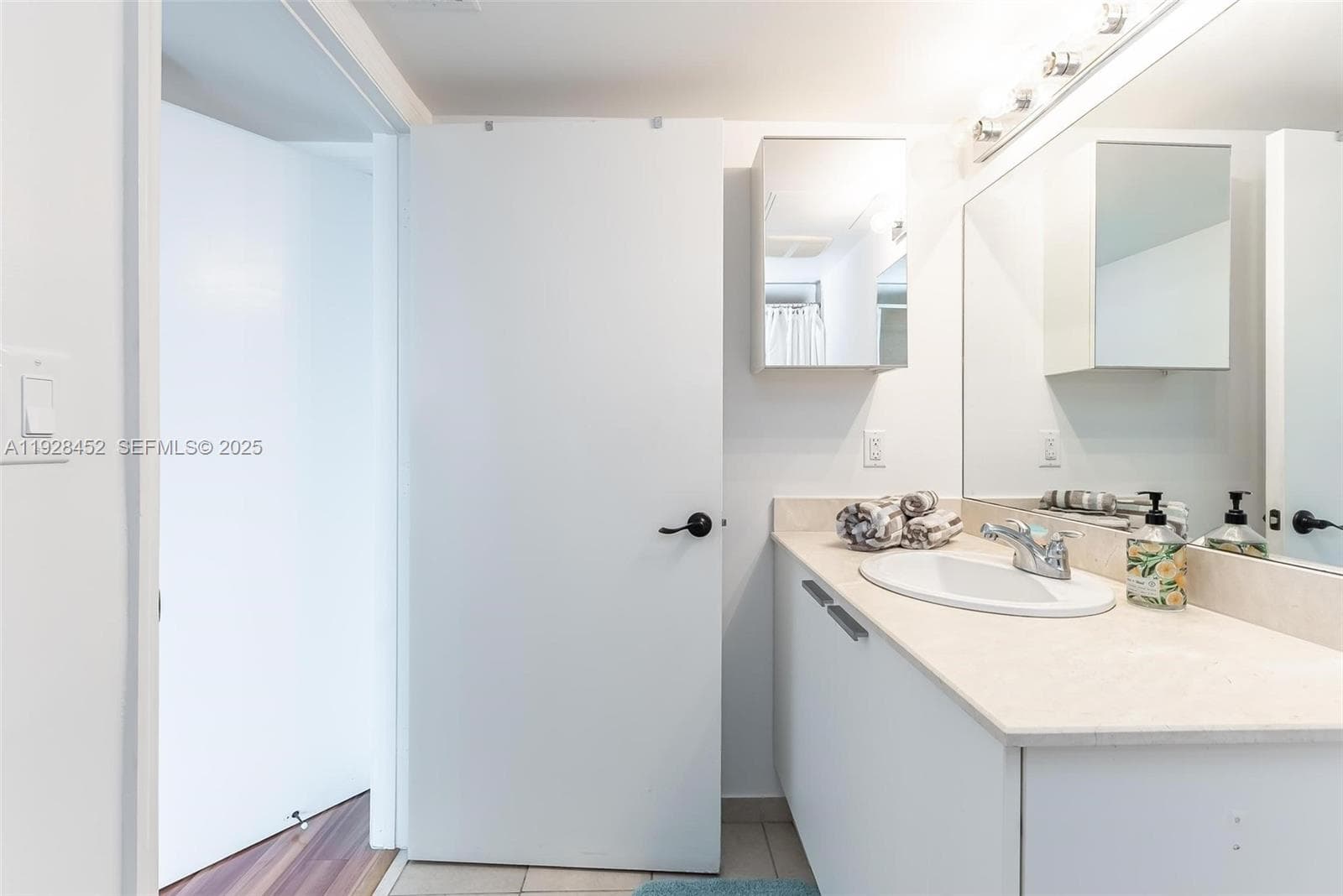 16699 Collins Ave 1507 photo 16