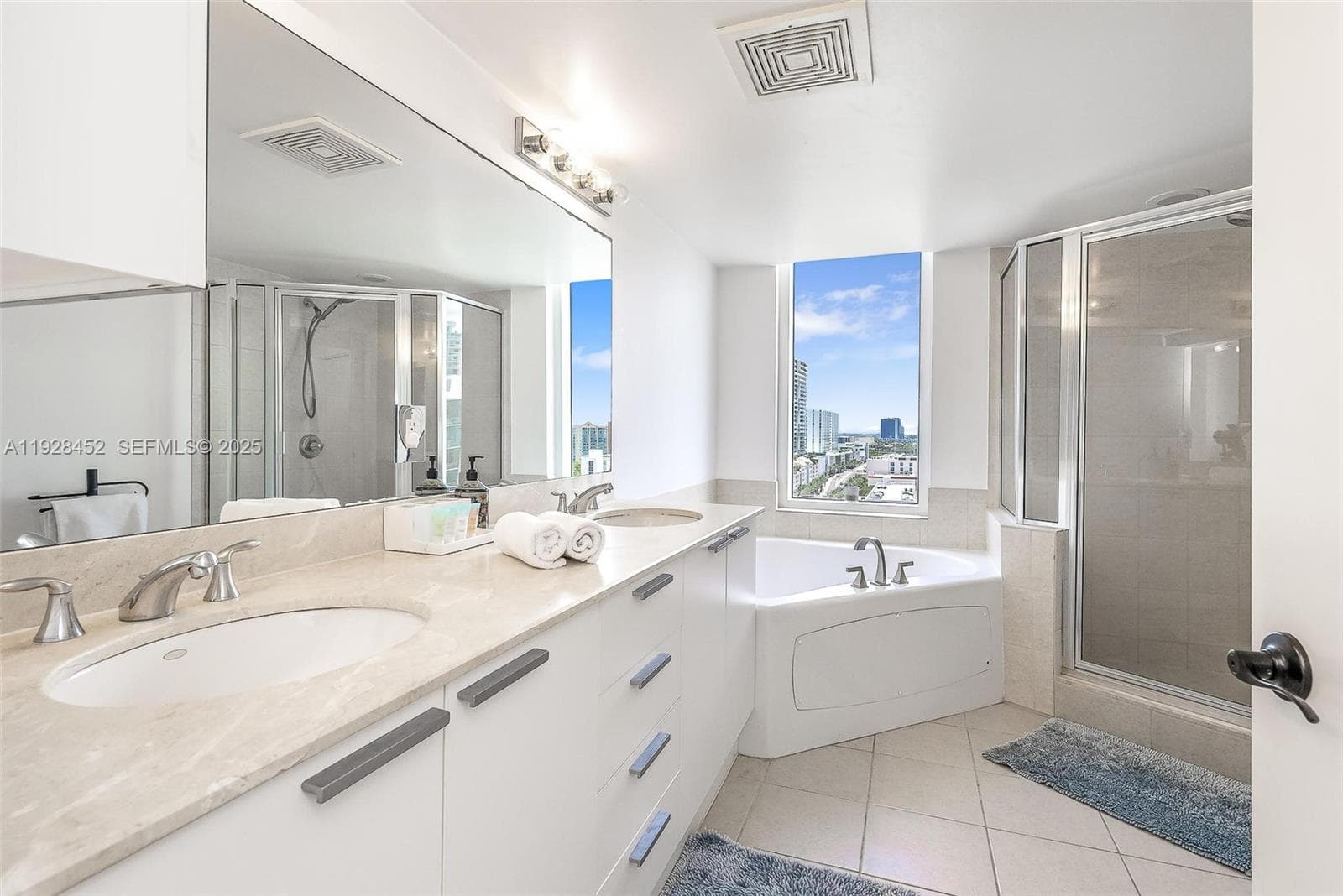 16699 Collins Ave 1507 photo 12