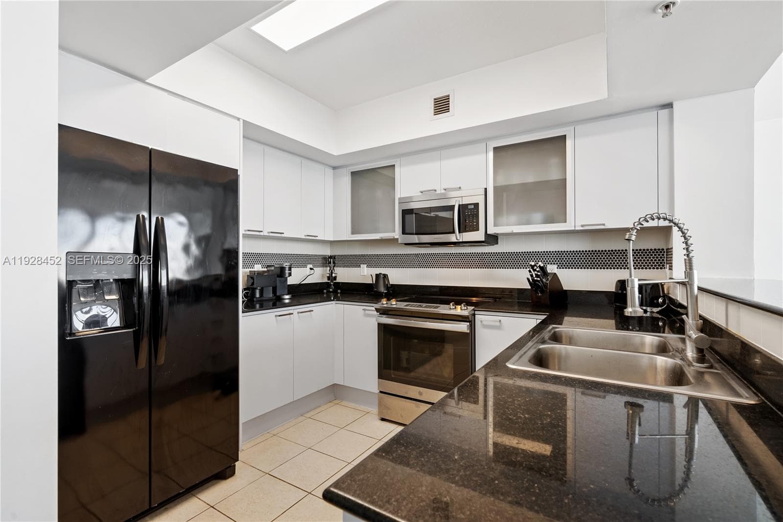 16699 Collins Ave 1507 photo 8