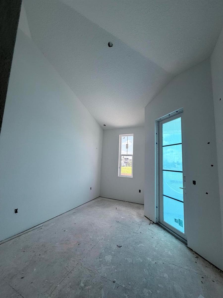 145 Kings Lane photo 6