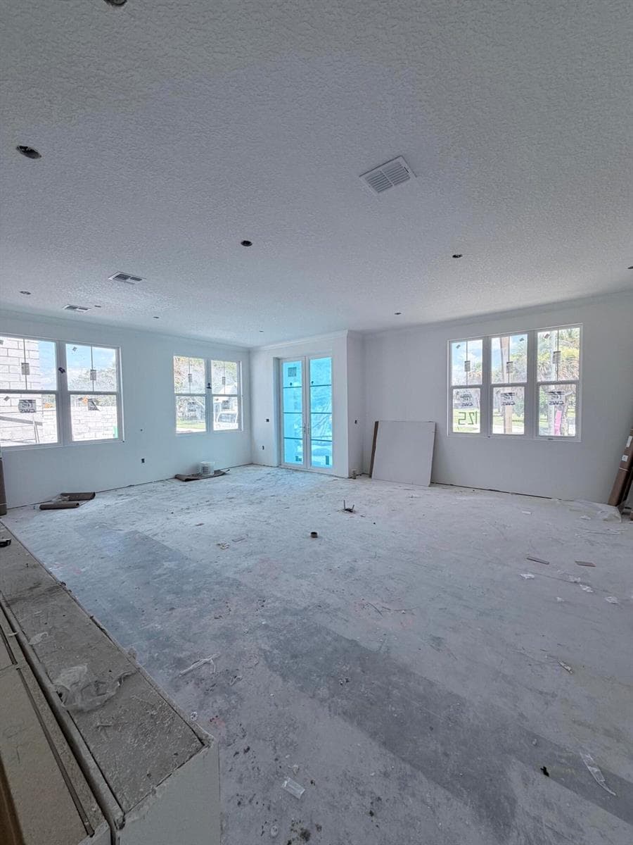 145 Kings Lane photo 4