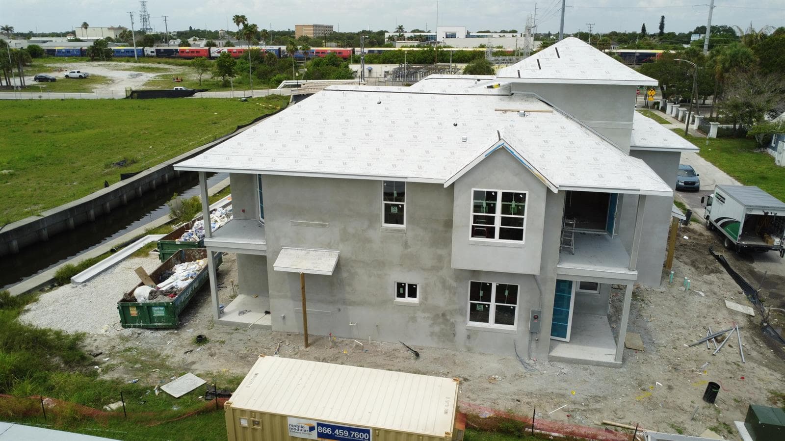 165 Kings Lane photo 3