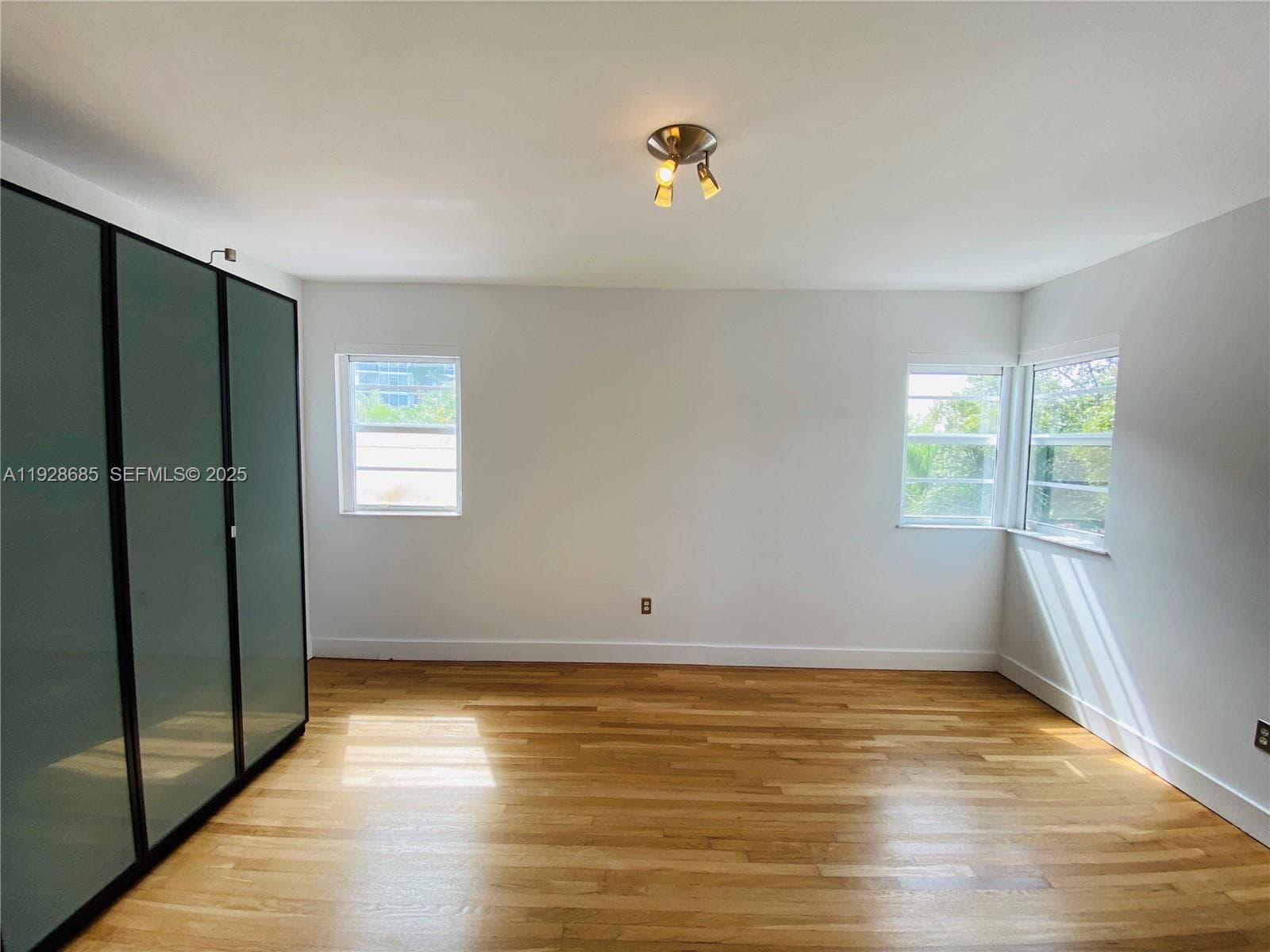 6881 Bay Dr 11 photo 15