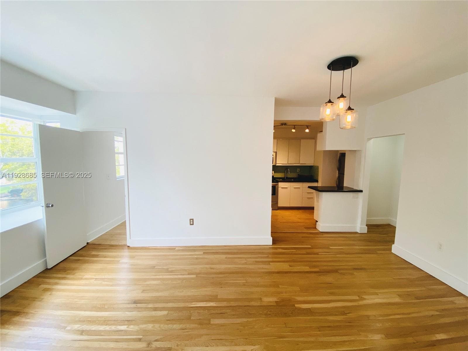 6881 Bay Dr 11 photo 4