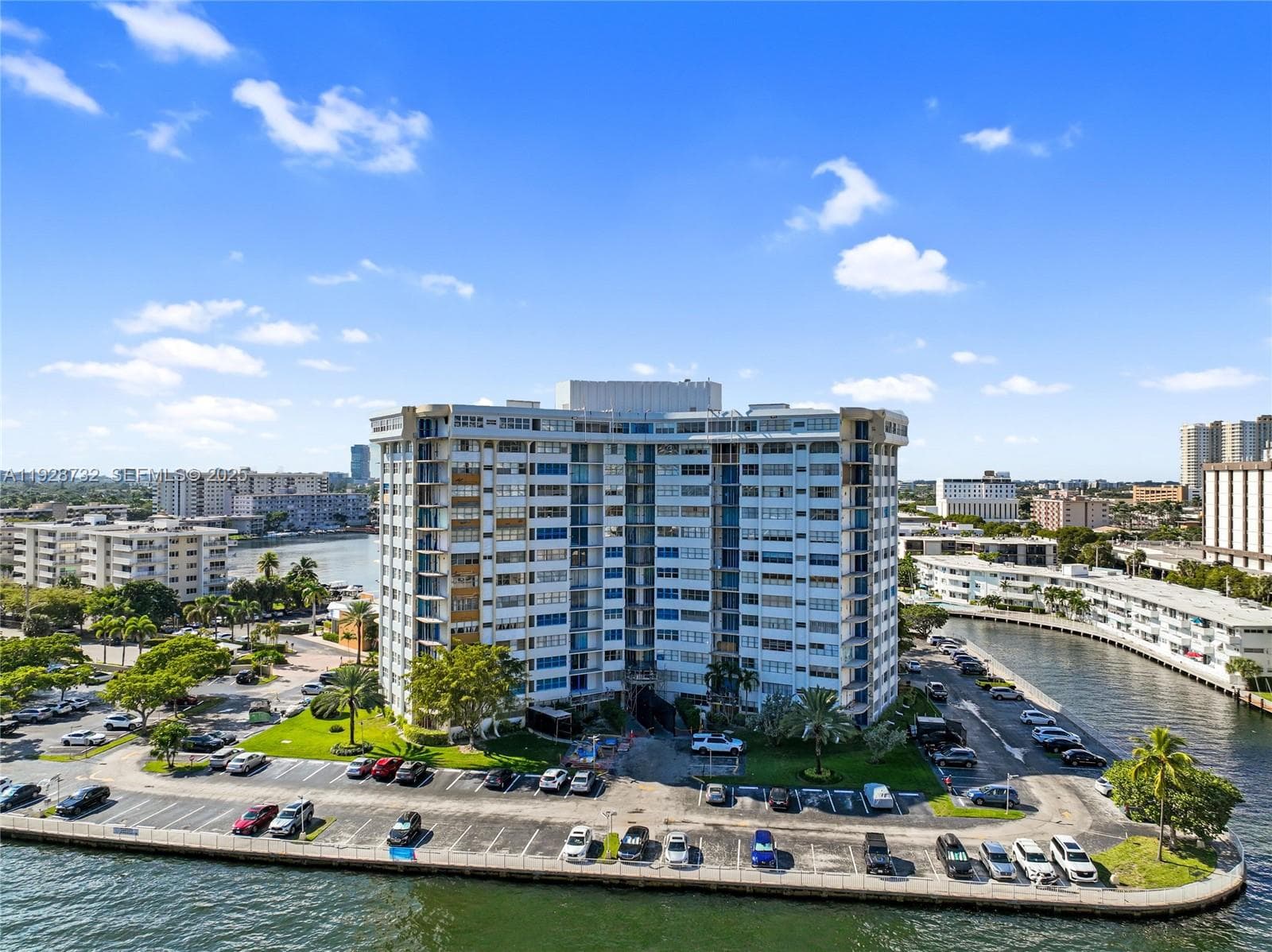 100 Golden Isles Dr PH 6 photo 1