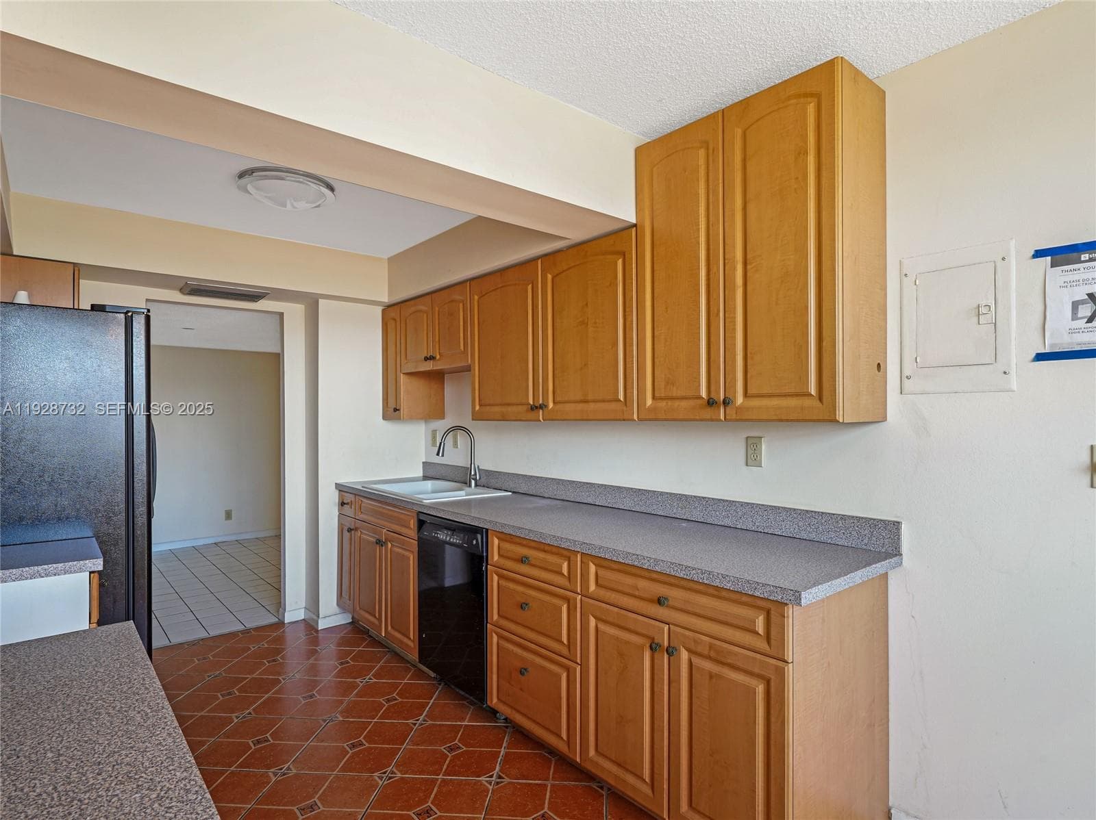 100 Golden Isles Dr PH 6 photo 15