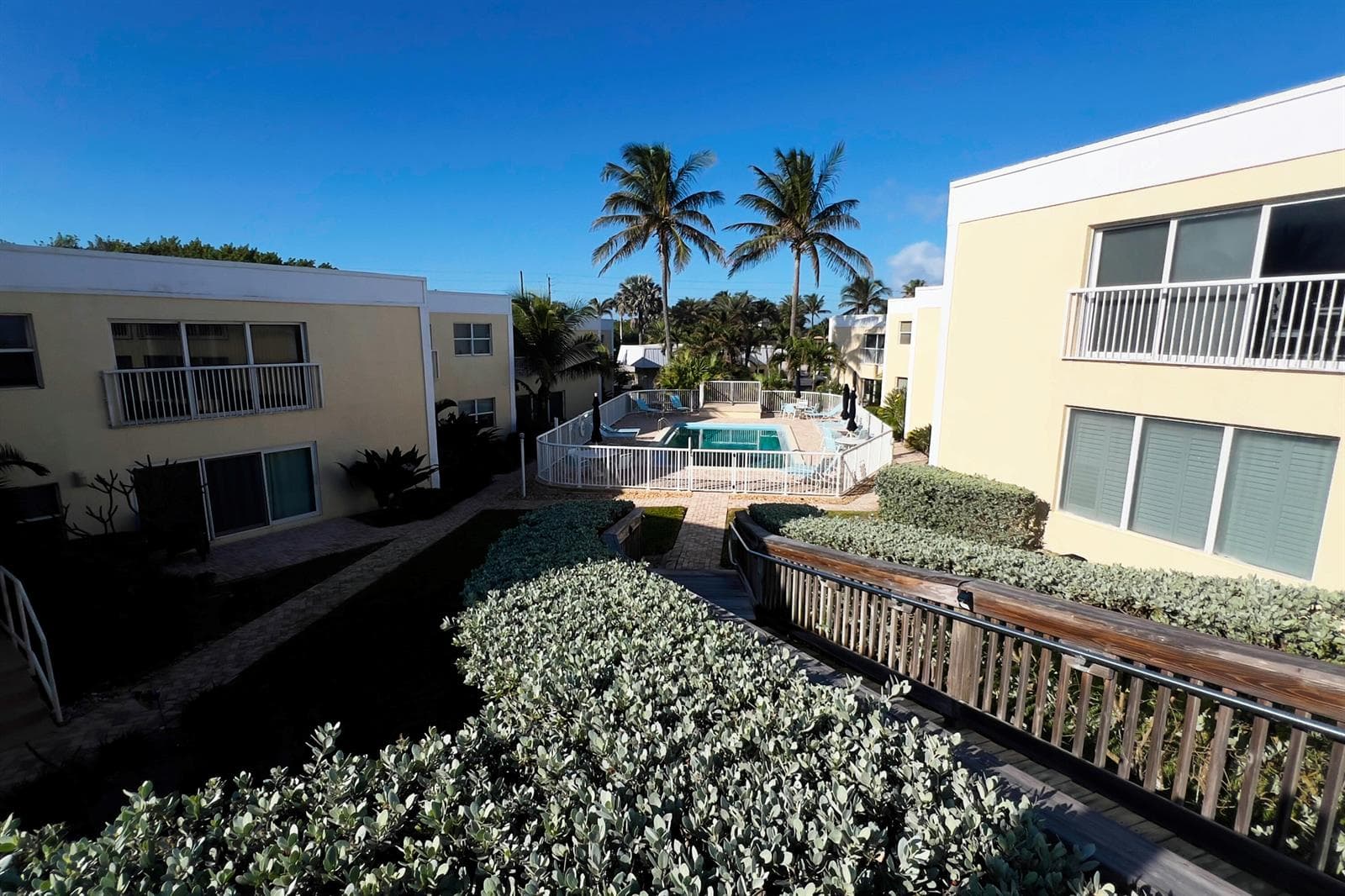3541 NE Ocean Boulevard NE 15 photo 25