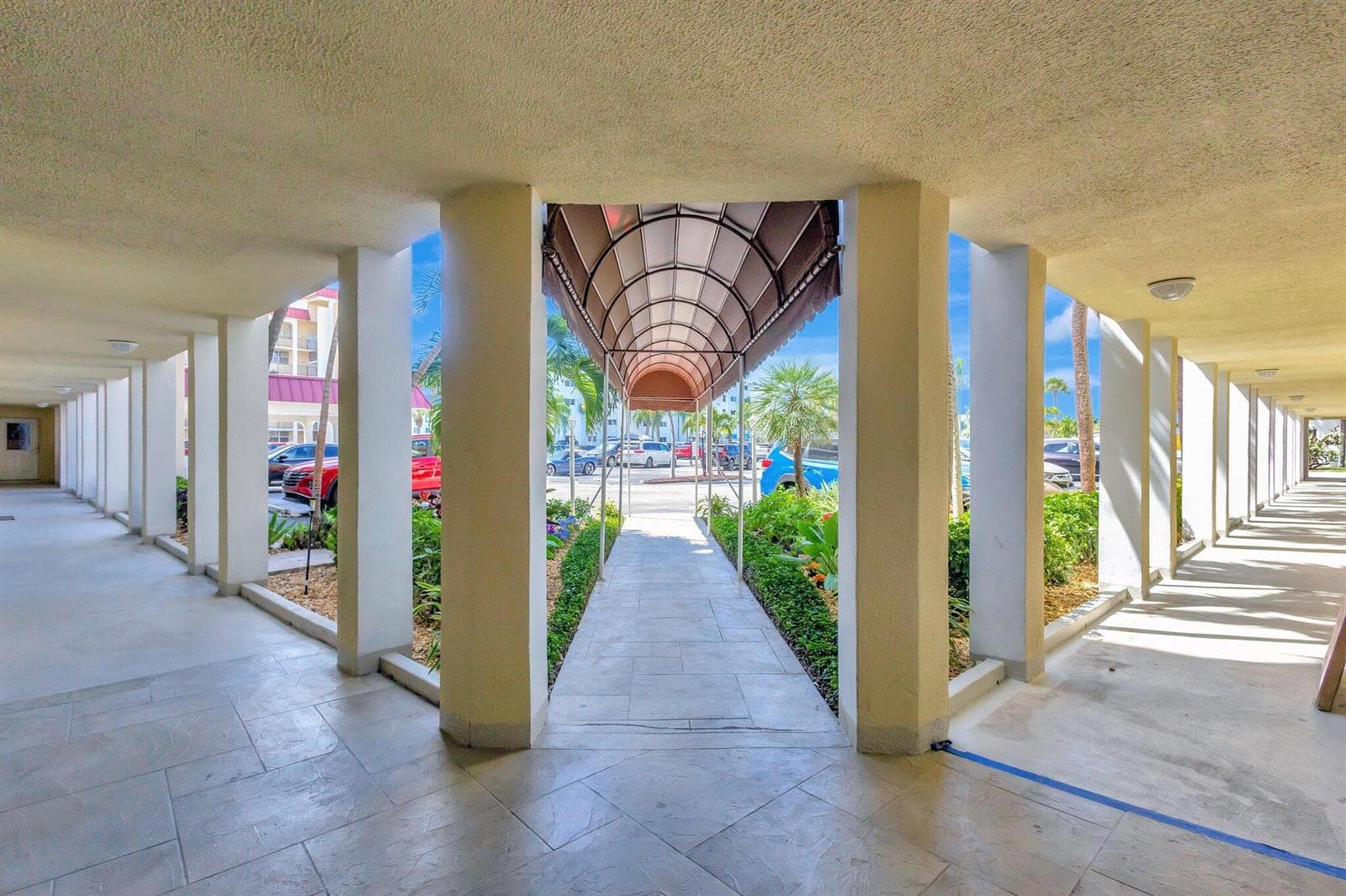105 Paradise Harbour Boulevard 307 photo 16