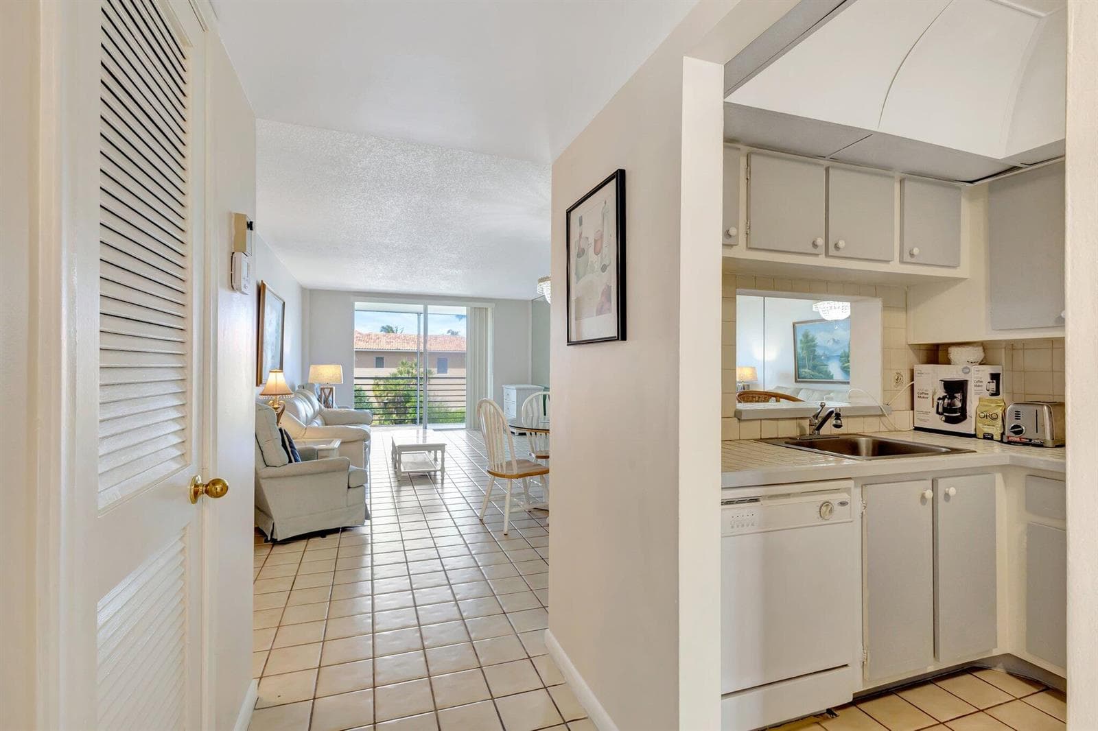 105 Paradise Harbour Boulevard 307 photo 12