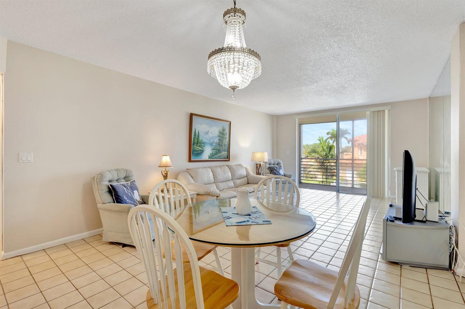 105 Paradise Harbour Boulevard 307 photo 5