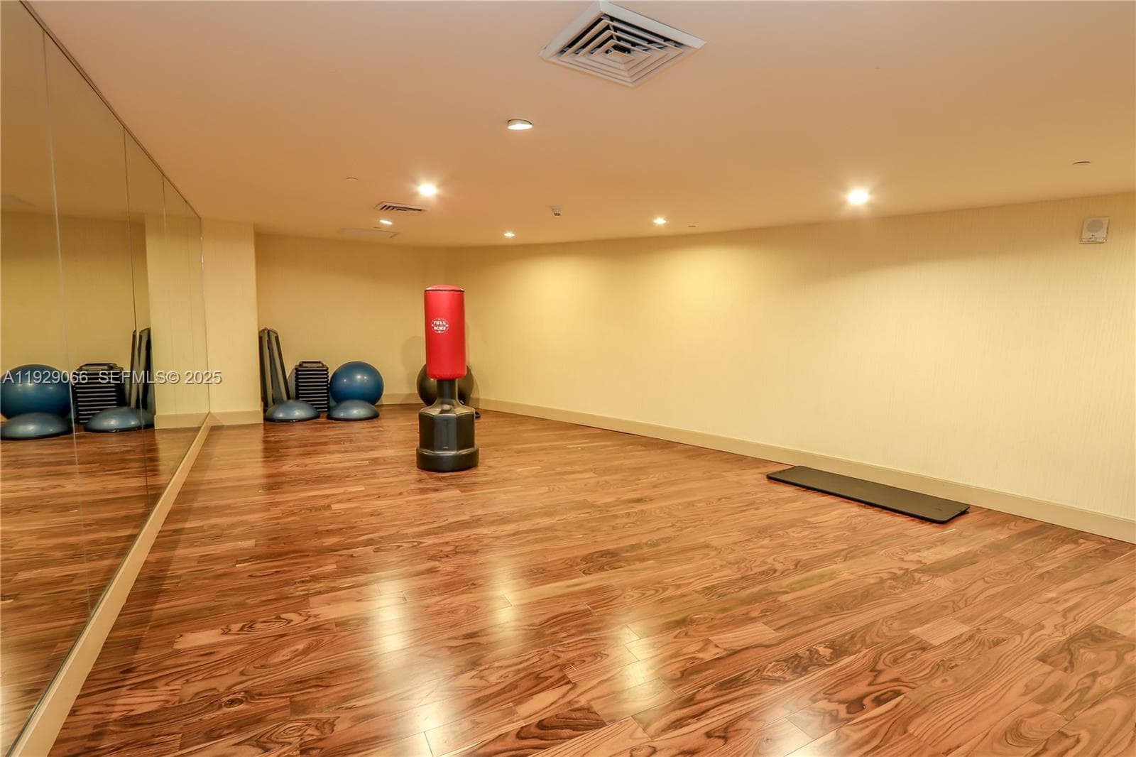 50 Biscayne Blvd 503 photo 16
