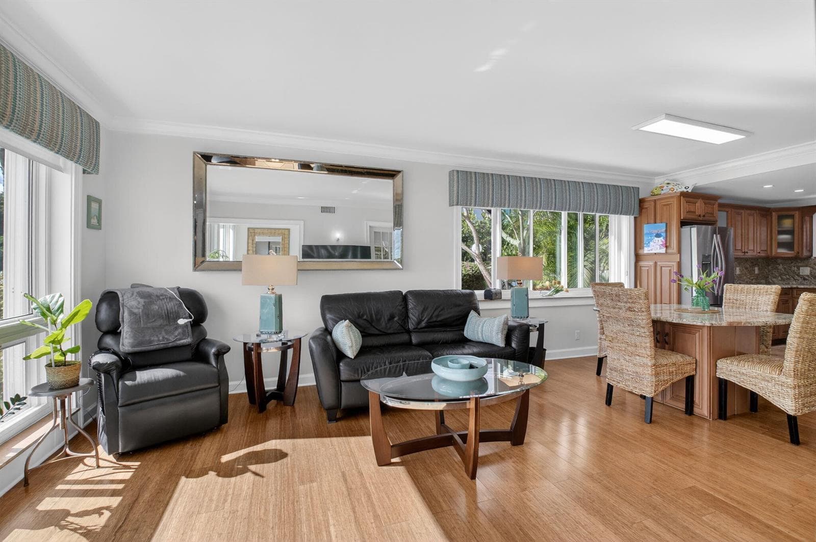711 NE Harbour Terrace 3120 photo 17