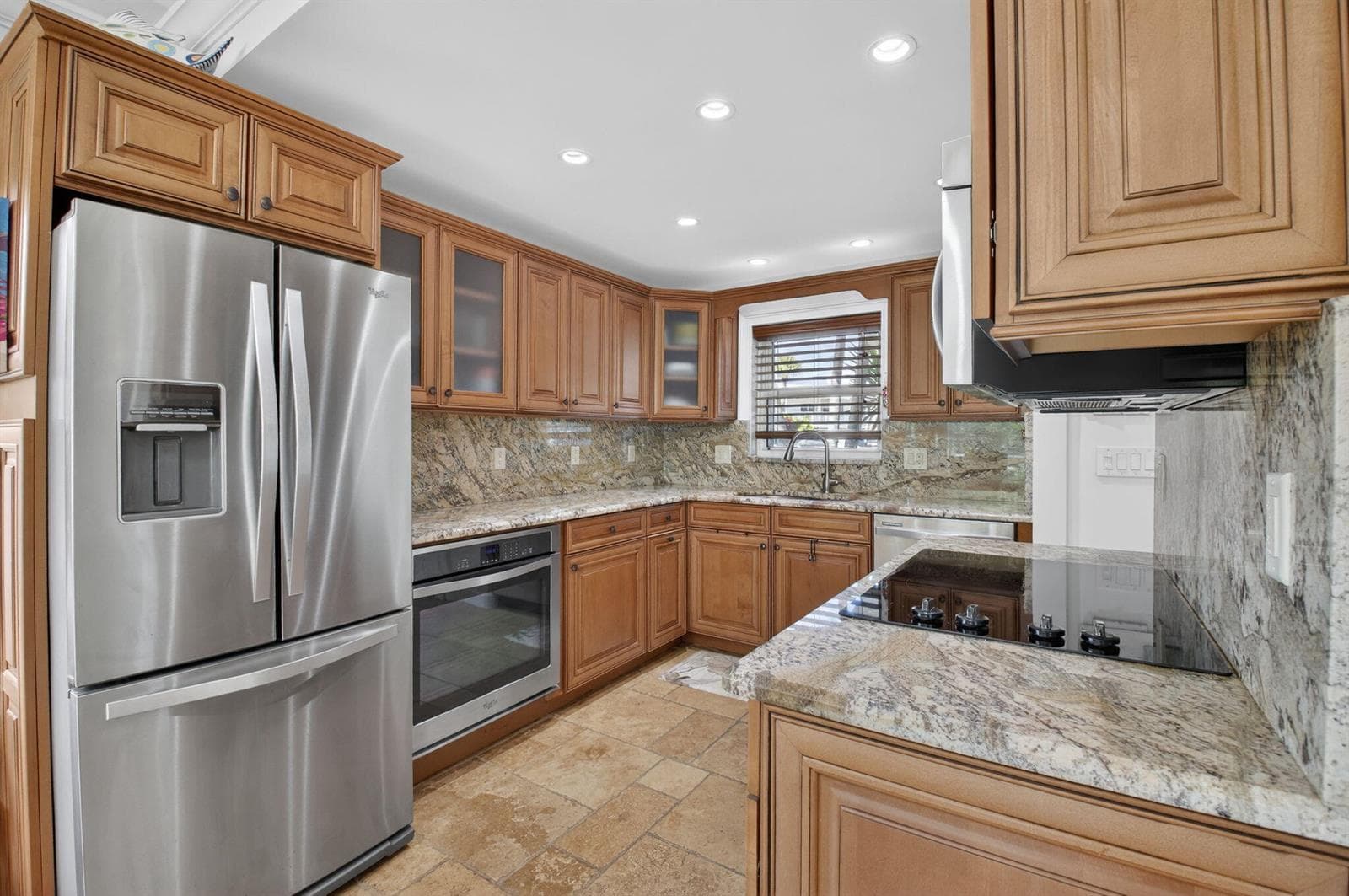 711 NE Harbour Terrace 3120 photo 3