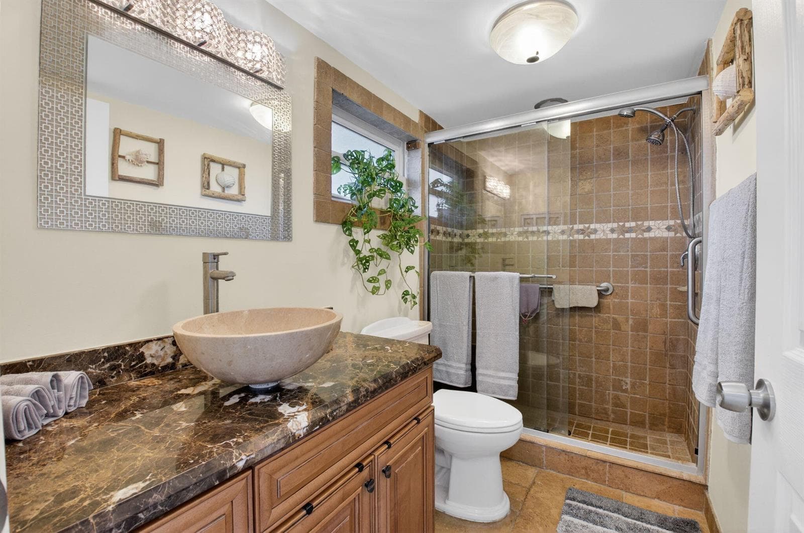 711 NE Harbour Terrace 3120 photo 11