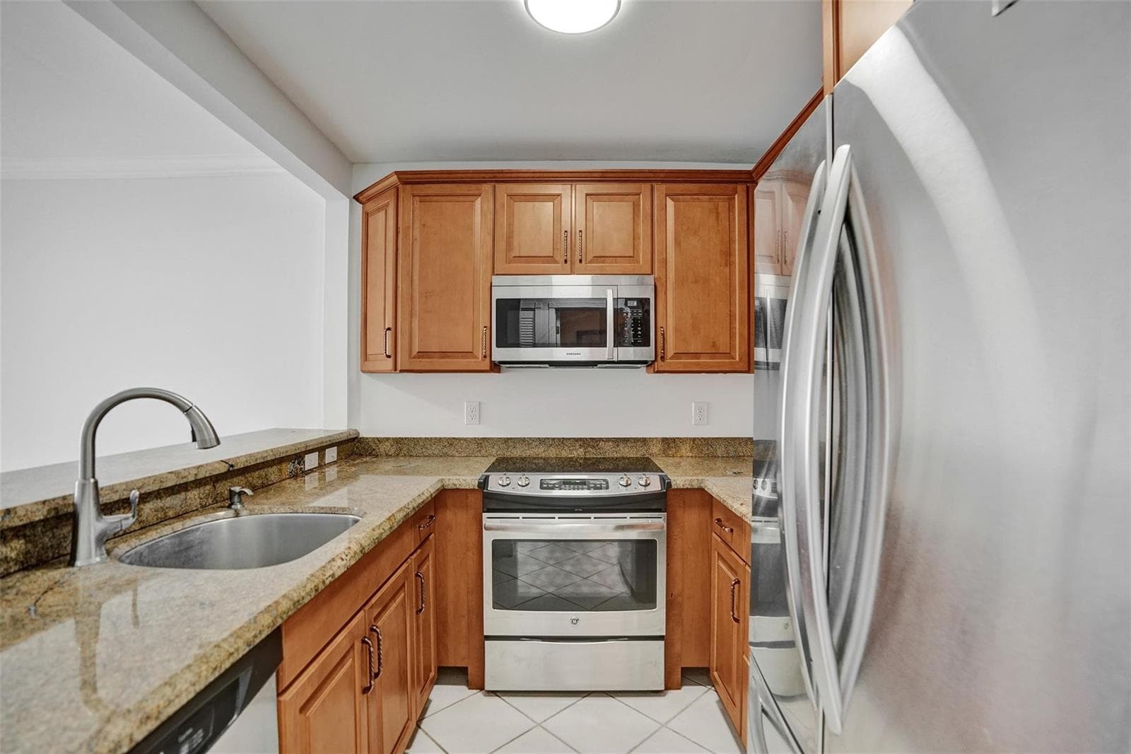 2201 SE 9th Street 106 photo 11