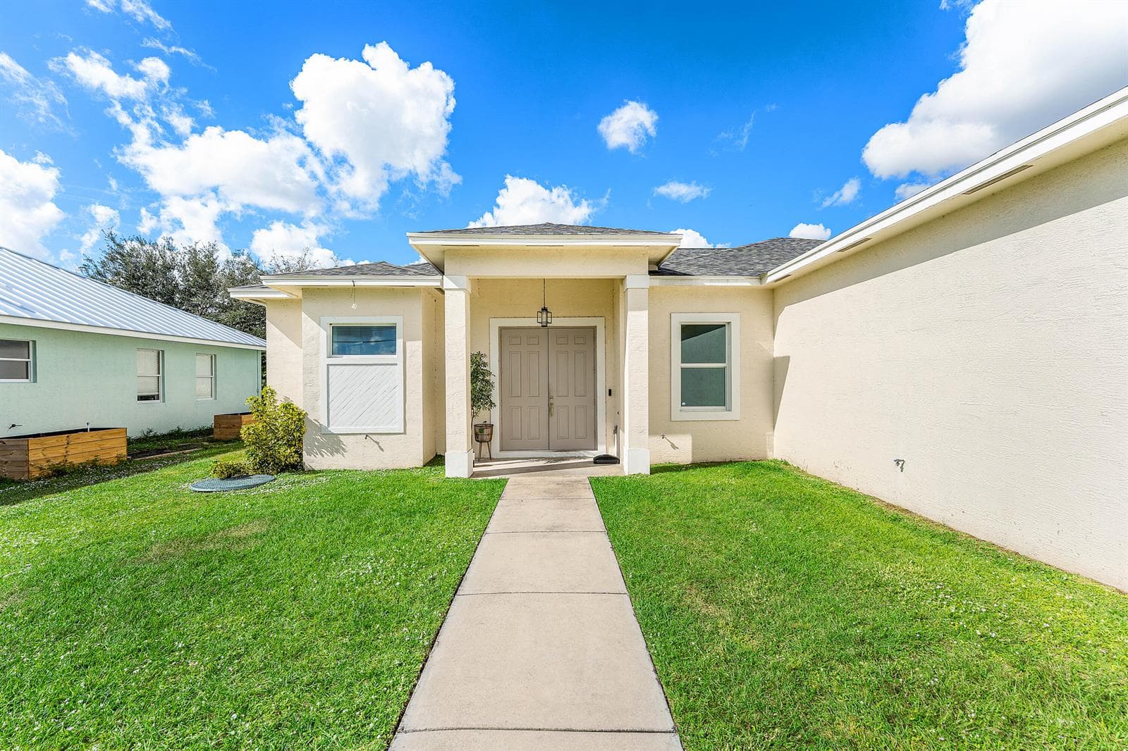 2366 SW Blaine Terrace photo 4
